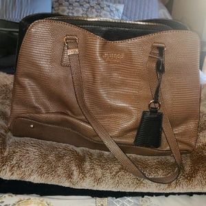 Really cute Guess purse...